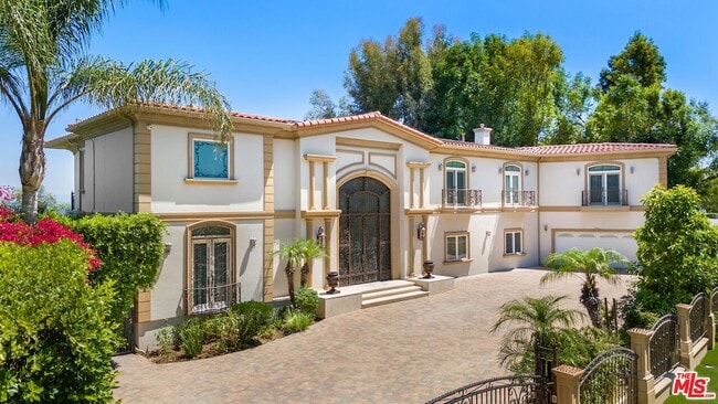 Building Photo - 18047 Karen Dr