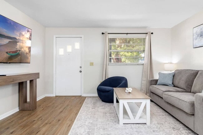 Photo - 38604 Naomi Ave Unit ID1234466P