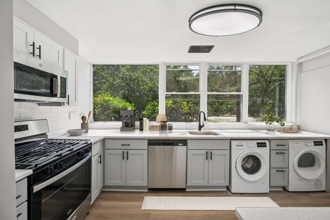 Photo - Cherokee Apartments