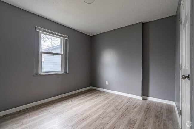 2BR, 1BA - 635SF - Bedroom - Willie Mitchell Apartments