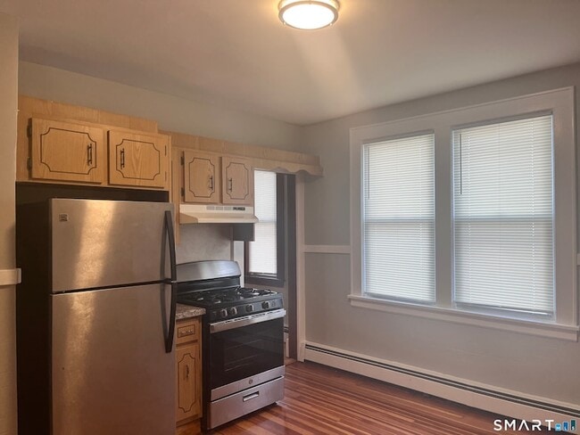 Photo - 460 Anson St