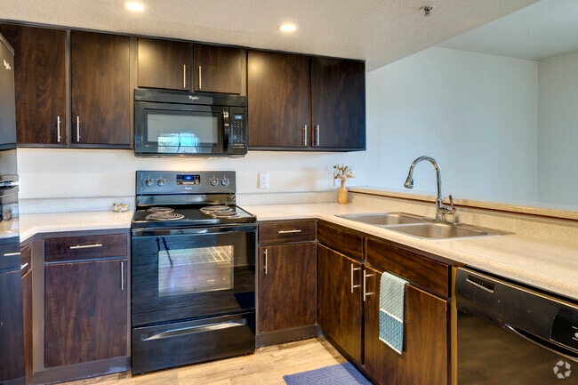 Kitchen - 1BR, 1BA - 741SF - Mosaic