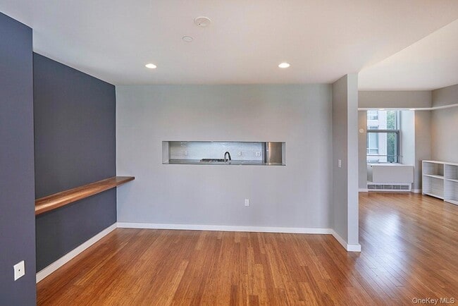 Photo - 3751 Riverdale Ave Unit 5A