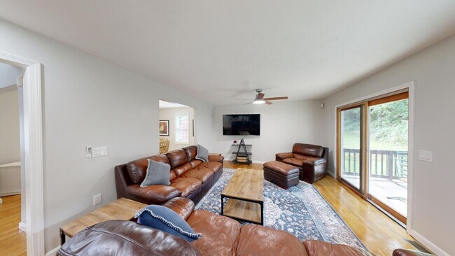 Photo - 9 Bates Ave Unit SI ID1380182P