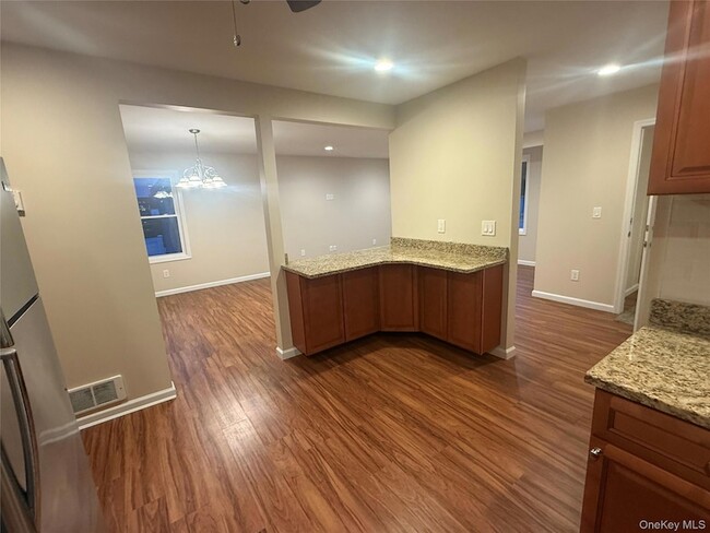 Photo - 192 S Long Beach Rd