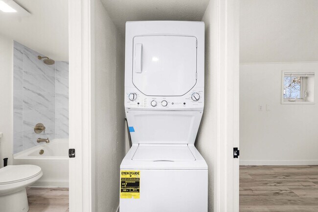 Photo - 815 SW Cloverdale St Unit ID1391351P