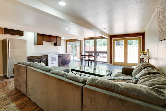 Building Photo - 5055 Old Dublin Rd Unit ID1304868P