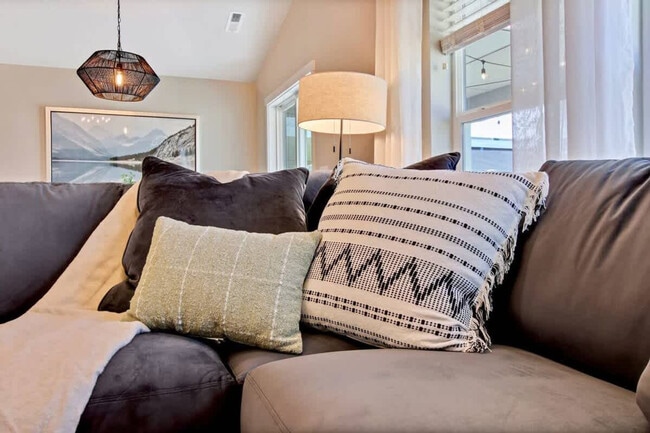 Photo - 187 W Waukesha St Unit ID1250655P