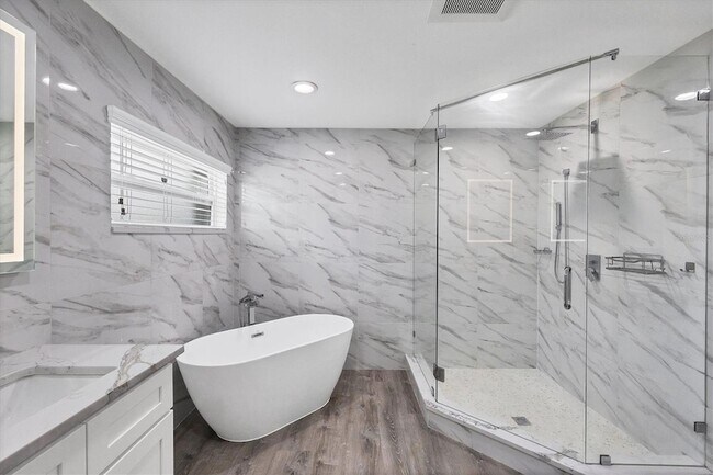 Photo - 618 Eastpointe Ct