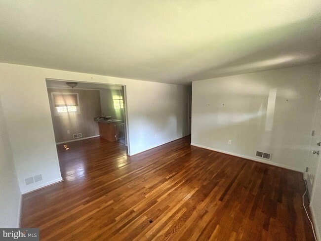 Photo - 11004 Schuylkill Rd