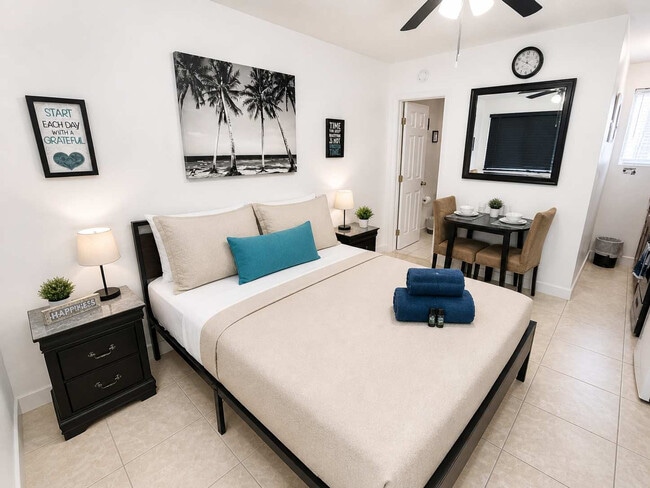 Building Photo - 338 Van Buren St Unit SI FL1-ID1520228P