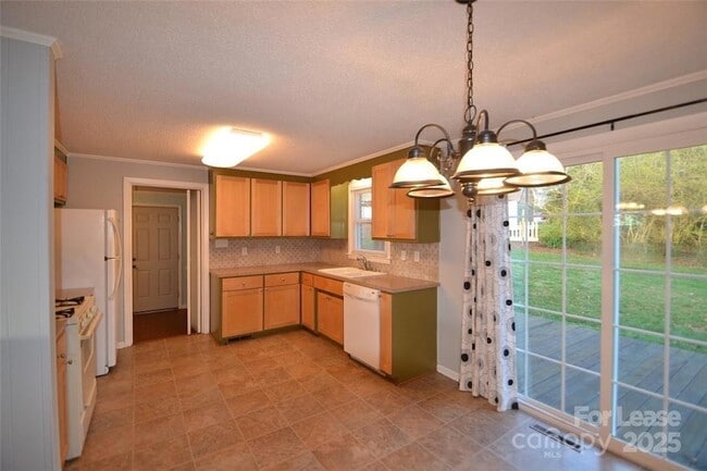 Photo - 2037 N Deal Ave