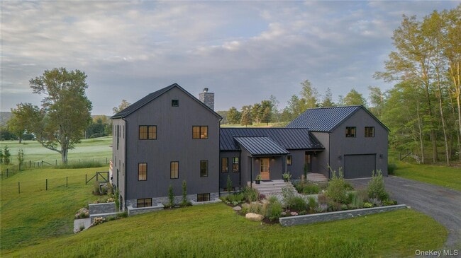 Photo - 61 Red Fox Ln