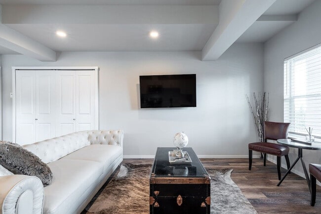 Photo - 624 E 32nd St Unit SI ID1296626P