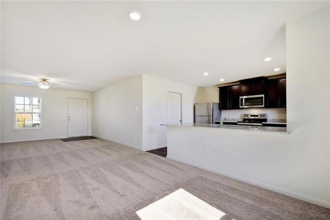 Photo - 525 Riverdale Dr