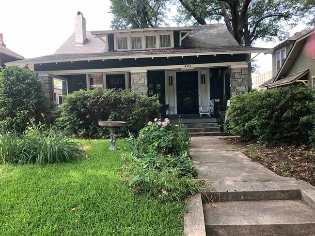 Photo - 445 Garland St