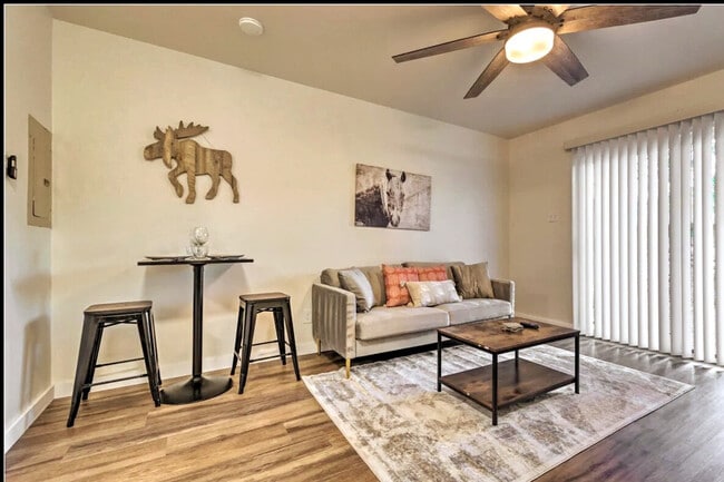 Building Photo - 4191 W 7th St Unit ID1296525P