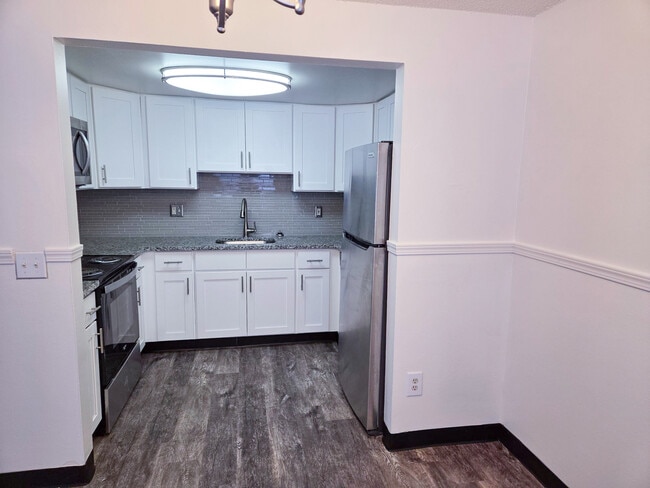 Photo - Dixon Manor Apartment Homes