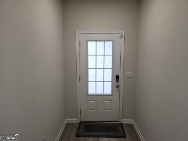 Photo - 235 Vly Oak Dr