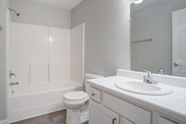 Colonial-Village-Apartments-Lincolnton-NC-Platinum-Floor-Plan-Bathroom - Colonial Village