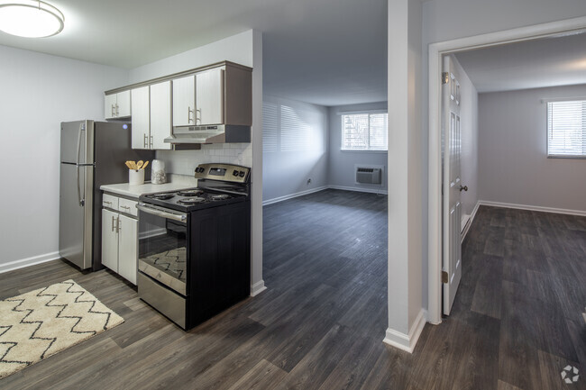 1BR, 1BA - 650SF - Kitchen - The Vale Apartments
