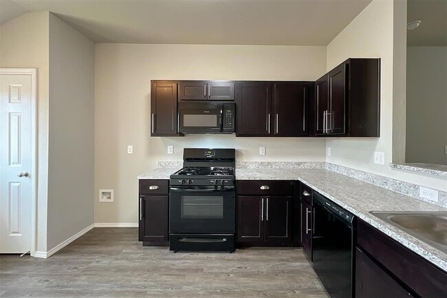 Photo - 4301 Driftwood Dr