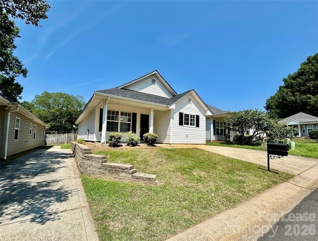 Photo - 332 Cassidy Ln