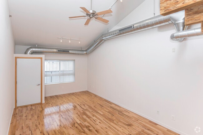1BR, 1BA - 680 SF - Amber Landing Townhouses and Lofts