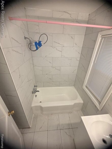 Photo - 8656 Nightingale St