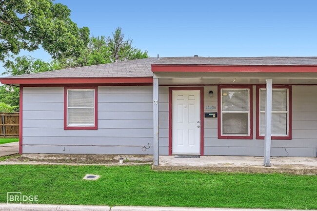 Building Photo - 1102 Jefferson St Unit A