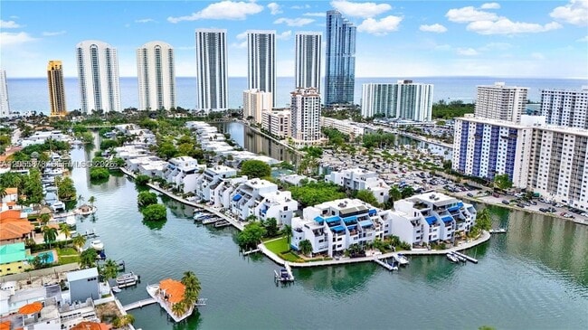 Building Photo - 456 Poinciana Island Dr Unit 1620