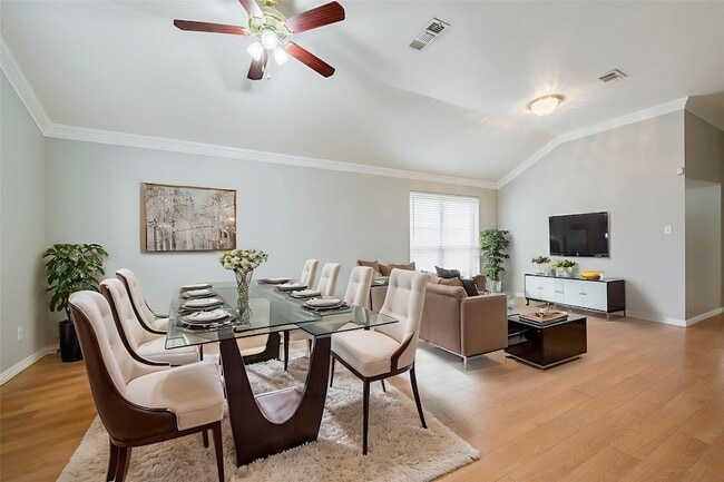 Photo - 5900 Rising Meadow Dr