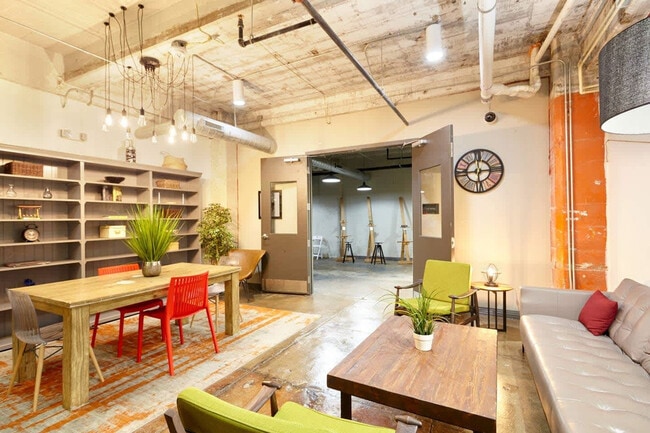 Building Photo - 500 S Ervay St Unit ID1297787P