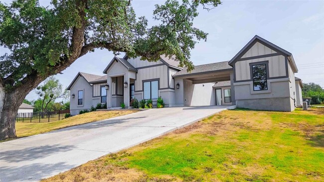 Photo - 104 Lazy Oak Pl