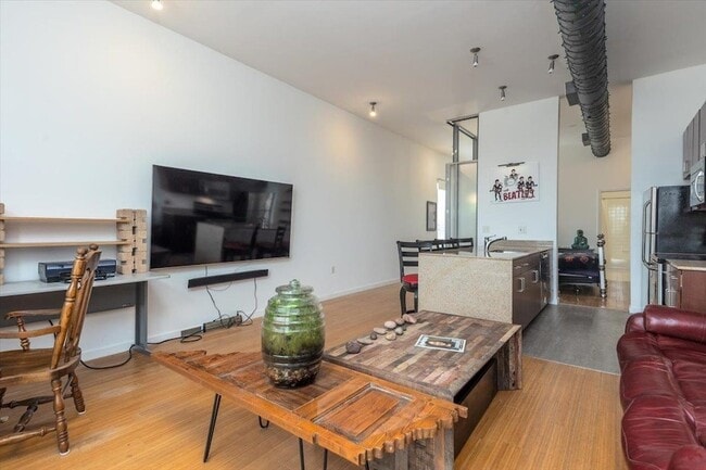Photo - 2263 Young Ave Unit 212