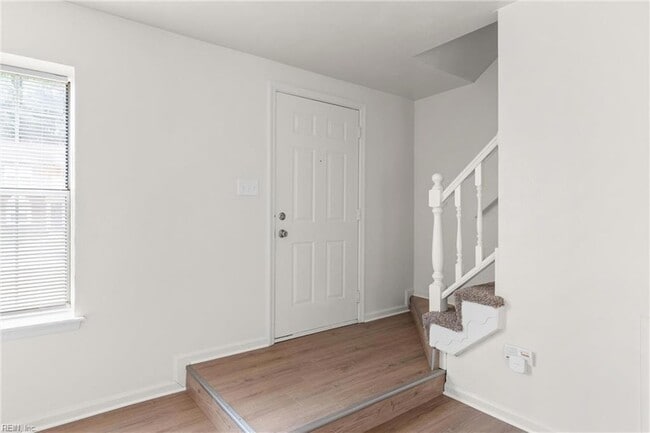 Photo - 935 Still-Harbor Cir