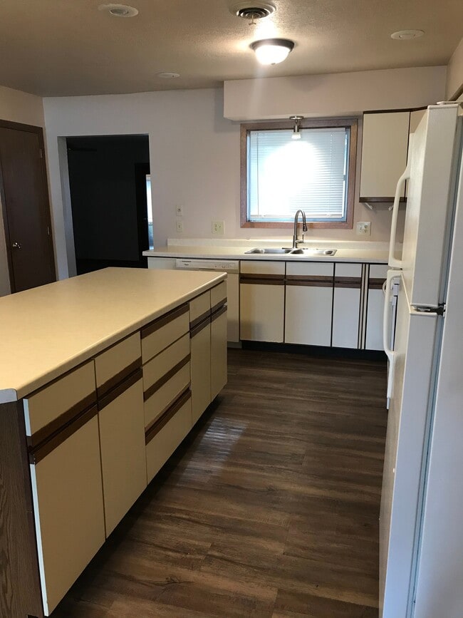 Photo - Brownell Apartments