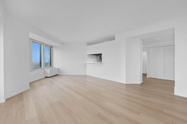 Photo - 150-156 W 56th St Unit 5505