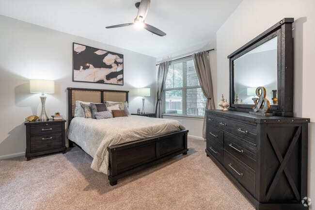 2BR, 2BA - 1298SF - Bedroom - Ranch at Sienna
