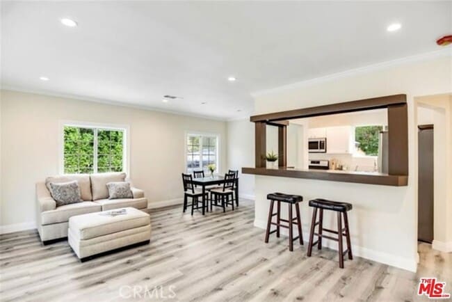 Photo - 17902 Saticoy St