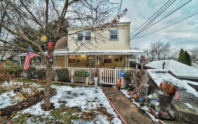 Building Photo - 193 E 25th St Unit 195