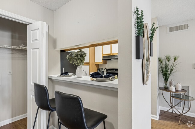 Bermuda 1BR, 1BA - 730SF - Kitchen - Grande Oasis at Carrollwood