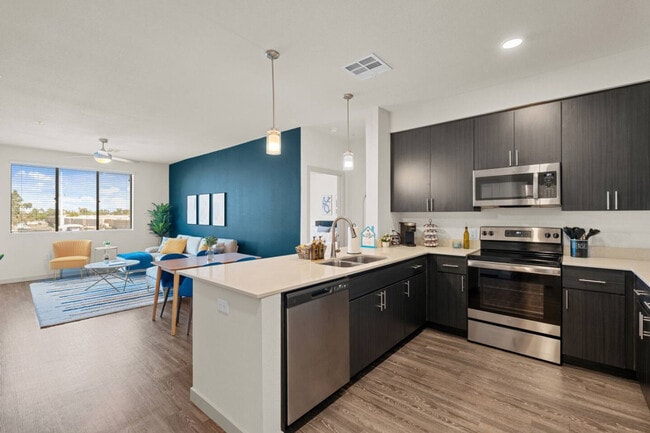 Photo - 711 W Broadway Rd Unit ID1366977P