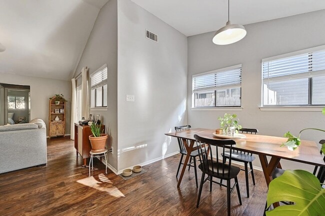 Photo - 2503 Howellwood Wy Unit B