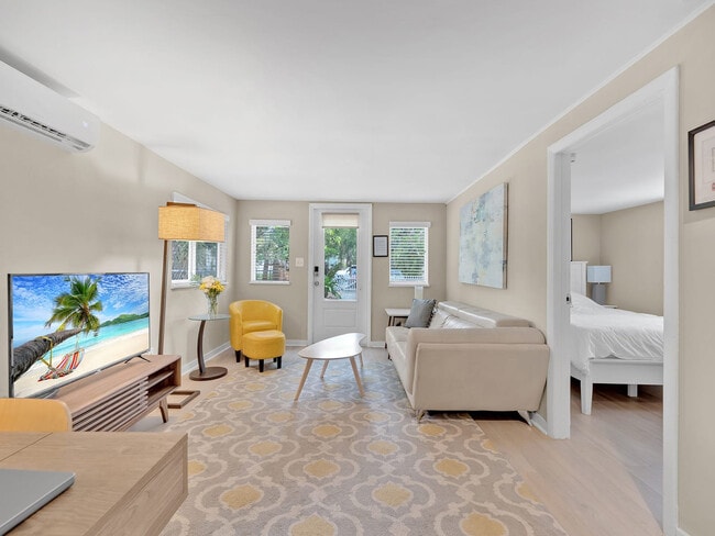 Building Photo - 1034 NE 36th St Unit ID1261569P