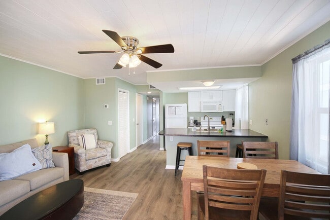 Building Photo - 606 Carolina Beach Ave S Unit ID1302657P