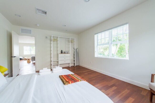 Photo - 747 4th St Unit ID1320733P