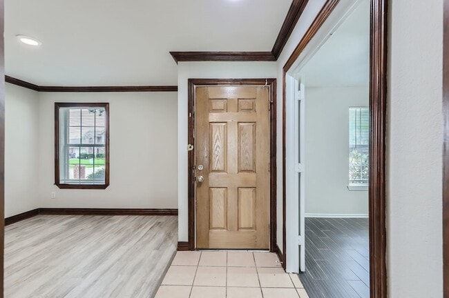 Photo - 1406 Buckingham Dr