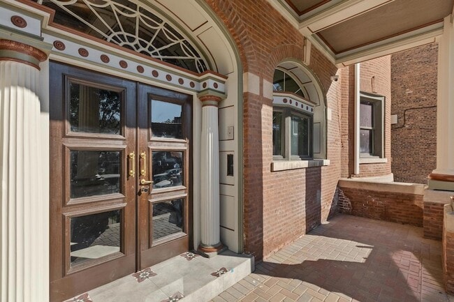Photo - 444 E 48th St