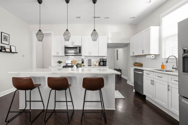 Photo - 341 Parkway Ave Unit ID1303777P